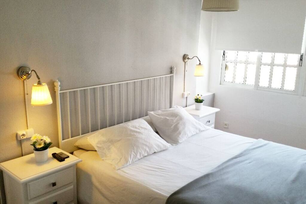 Dormitorio principal. Cama de 1'50x1'90 metros