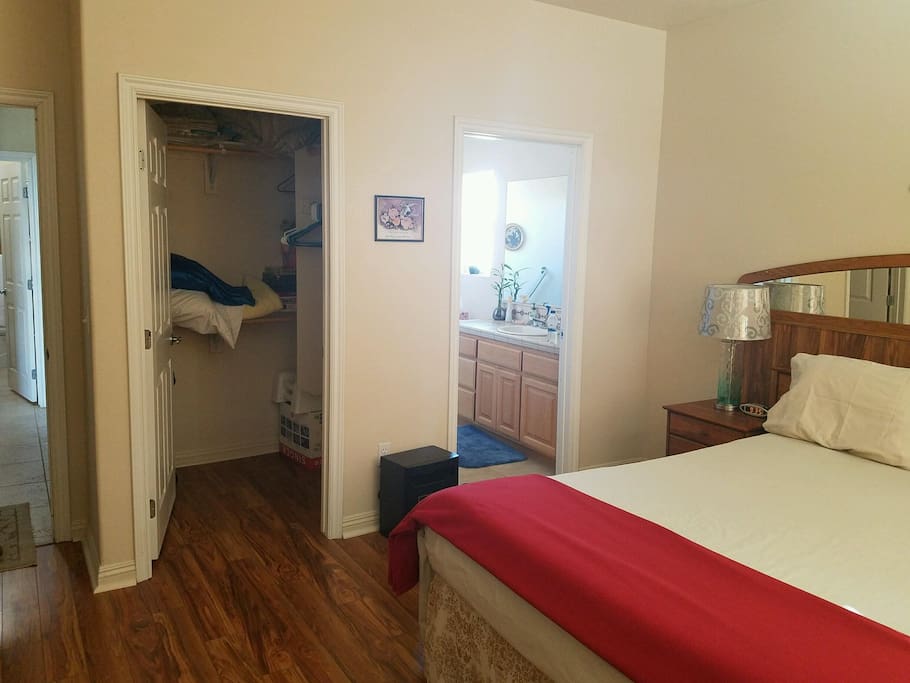 walk-in closet