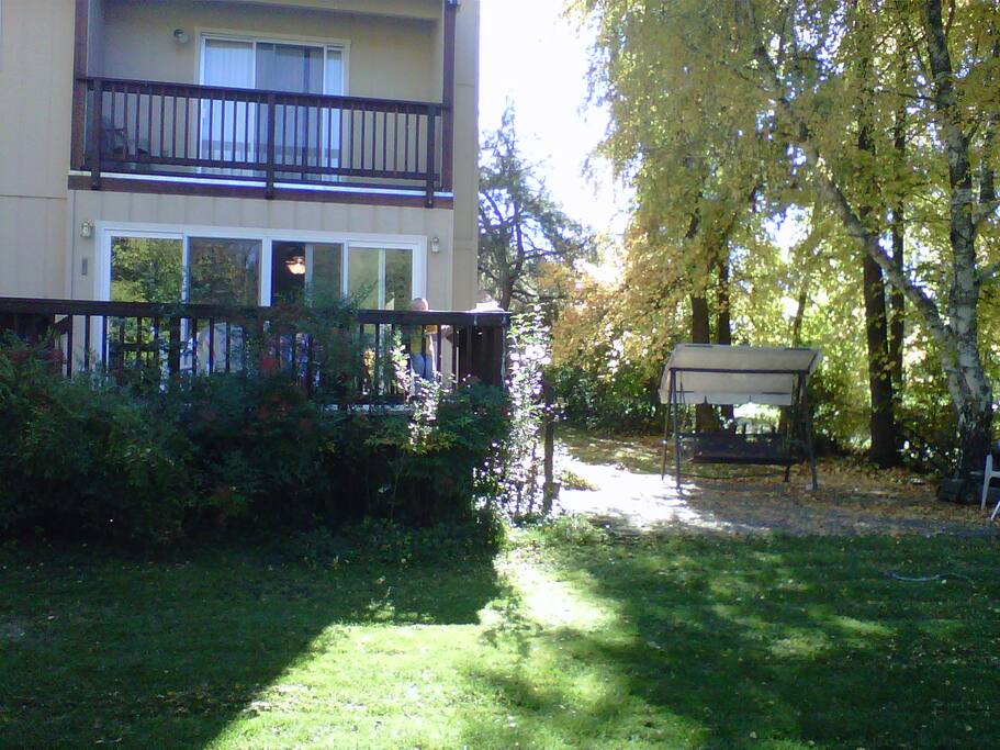 Enjoy the relaxing back yard.