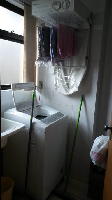 Lavadora e secadora de roupas