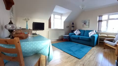 Top performing Airbnb: Entire apartment- Swanage. Short walk to beach. in Swanage