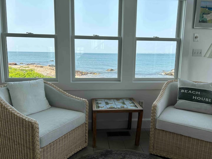 Sea Breeze cottage at Point Vacation homes for Rent in