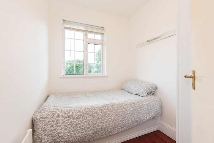 Chumba cha 4 cha kulala cha Sanduku