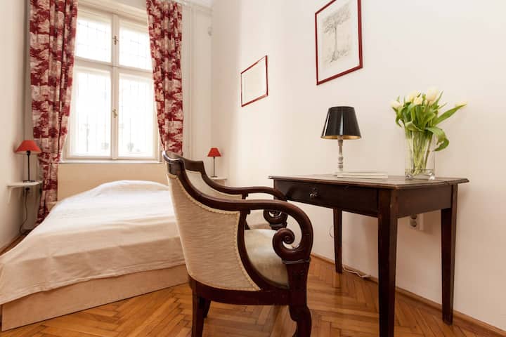 Chumba cha 2 cha kulala ni tulivu na tulivu