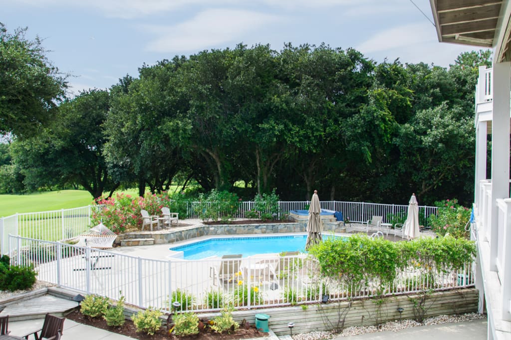CC267: Golden Retreat | Pool Area
