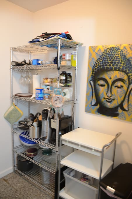 Access to coffee & coffee pot, sodastream, wine glasses, trash & recycling bin