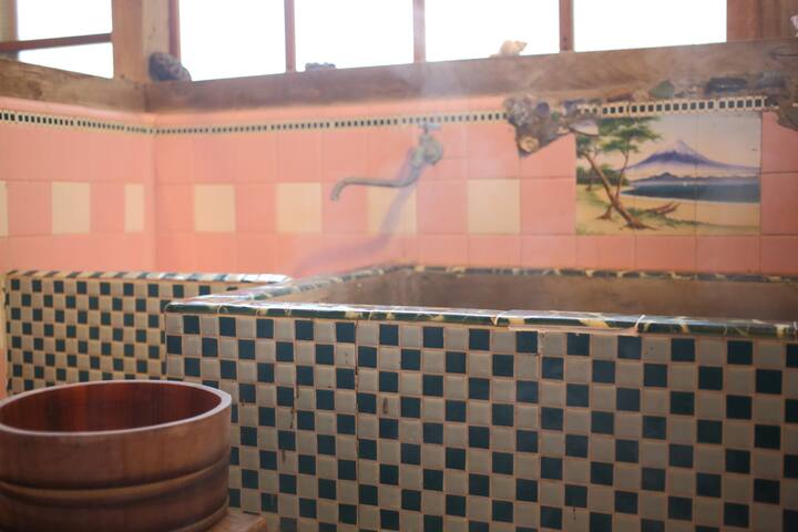 薪風呂の中もなんだか懐かしい雰囲気