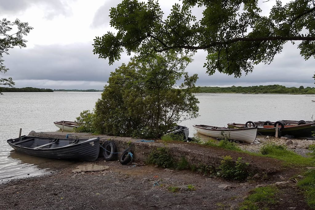 Lakeside Views - boat hire available