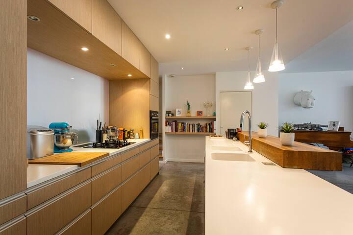 Belle Echoppe rénovée avec jardin – 5 chambres gallery image 3