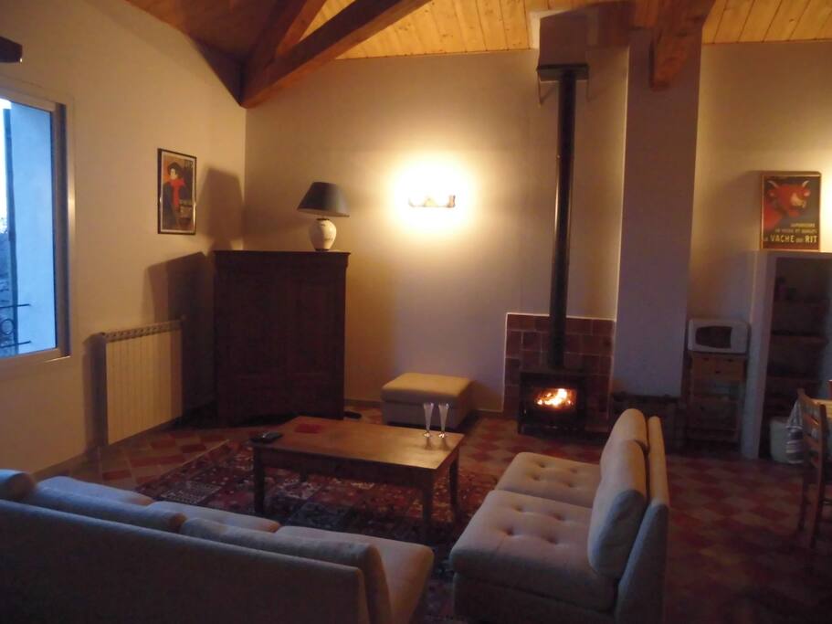 séjour avec poële à bois