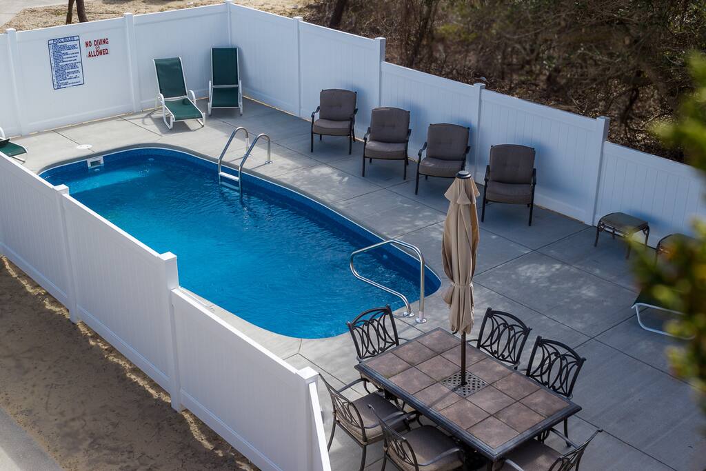 Heated pool