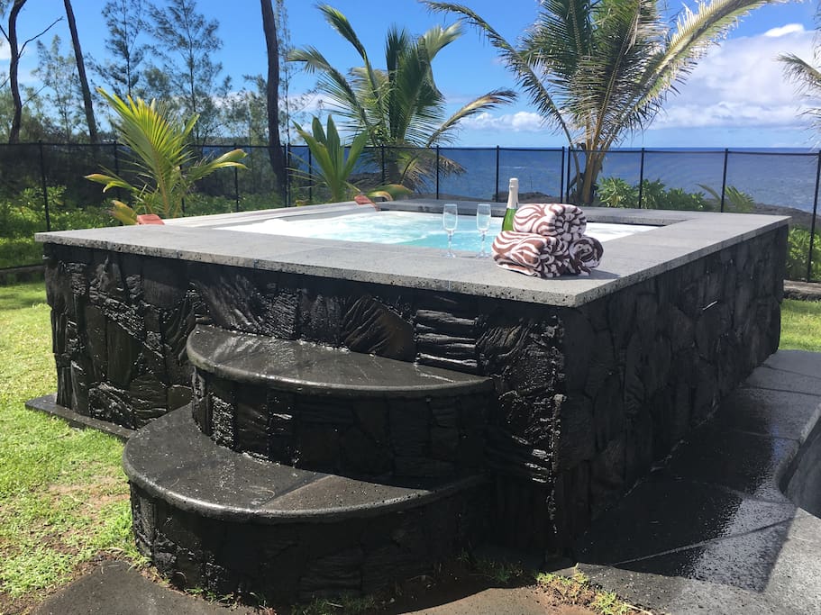 Hot tub time at Hale Mar!