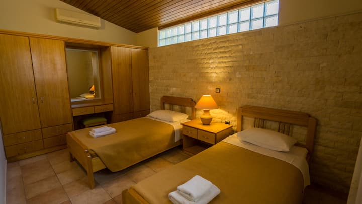 ห้องนอนเตียงแฝด 