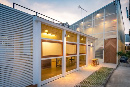 FREE PICK UP⭐BKK AIRPORT/BREAKFAST/PRIVATE DELUXE