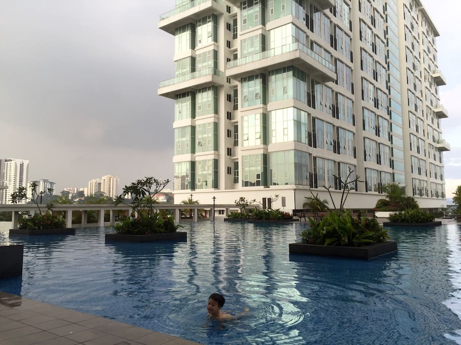 泳池景 (pool side)