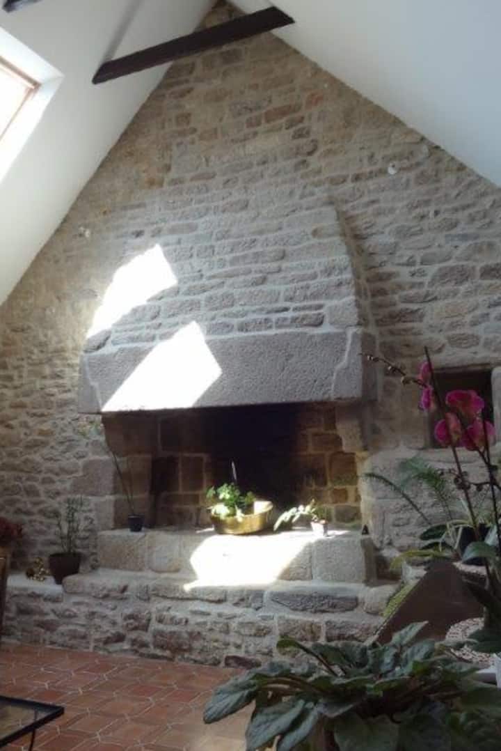 Jolie Longère Xviième Siècle, 174m², Proche Plages - Plomeur