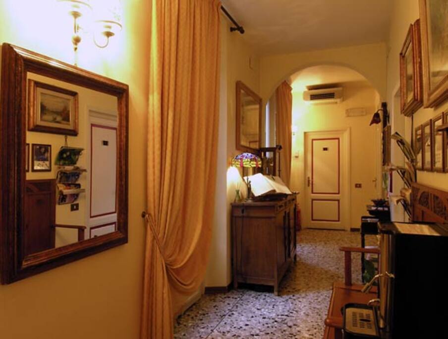 Corridoio antistante camera