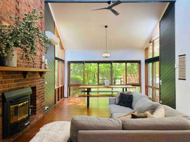 Acerage Estate, Large Groups, River Access + Pets gallery image 4