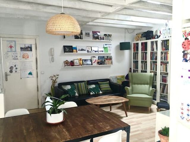 2 bedroom attic in Madrid center gallery image 4