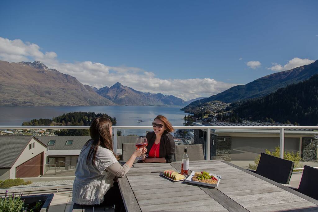 a stunning place for your holiday to catch up with family and friends