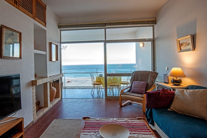 Algarve Frontline Beach Apartment - Portimão