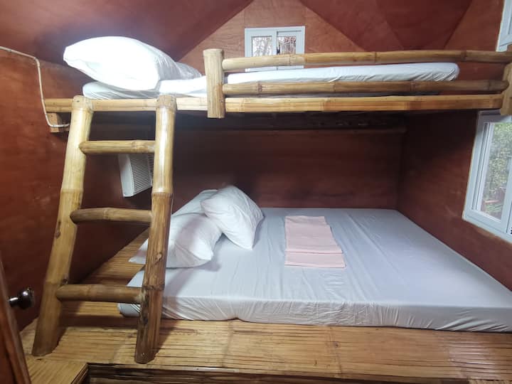 Room 3 accommodates 2 Double Bunk bed.
