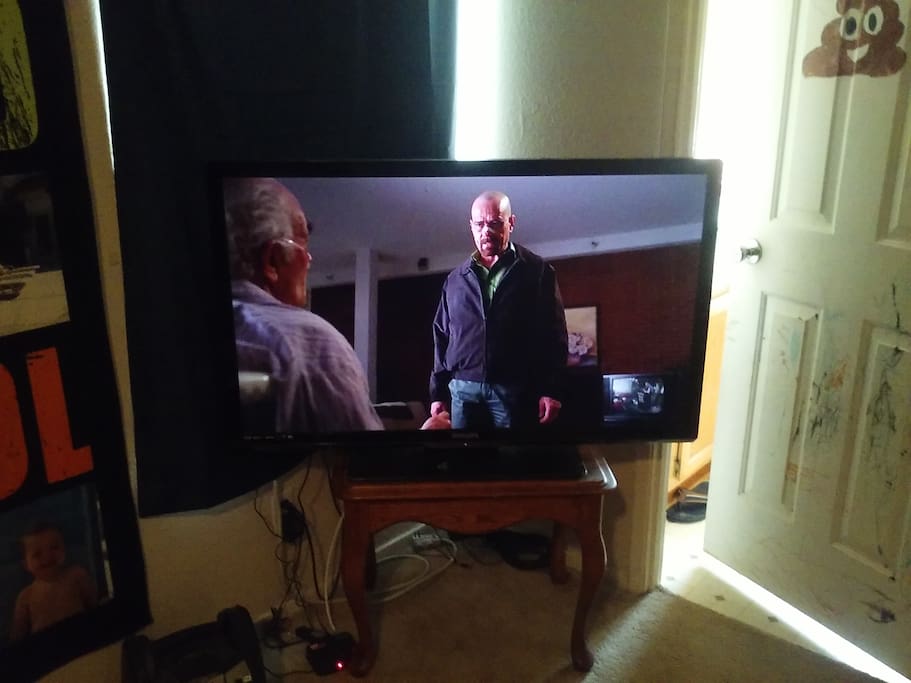 TV with Wifi, Netflix.