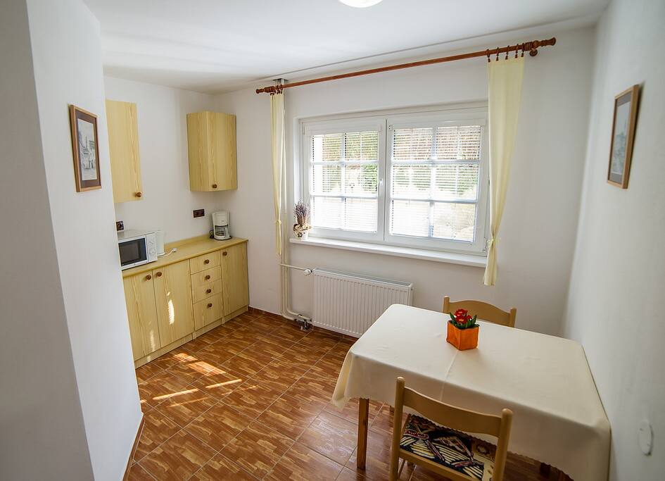 Kicthenette in double room - no cooking accesories