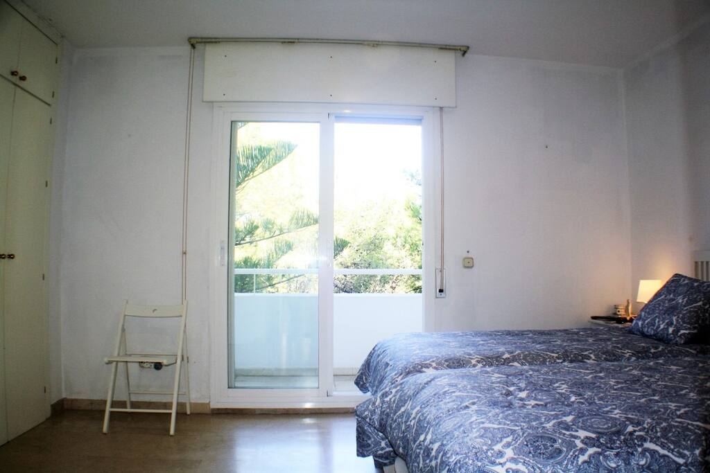 Habitación Principal con dos camas Individuales
