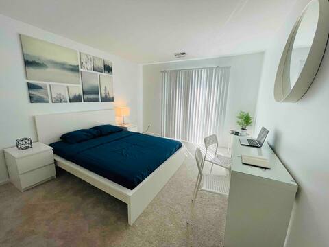 Lovely 2-bedroom condo. Calm & nice area