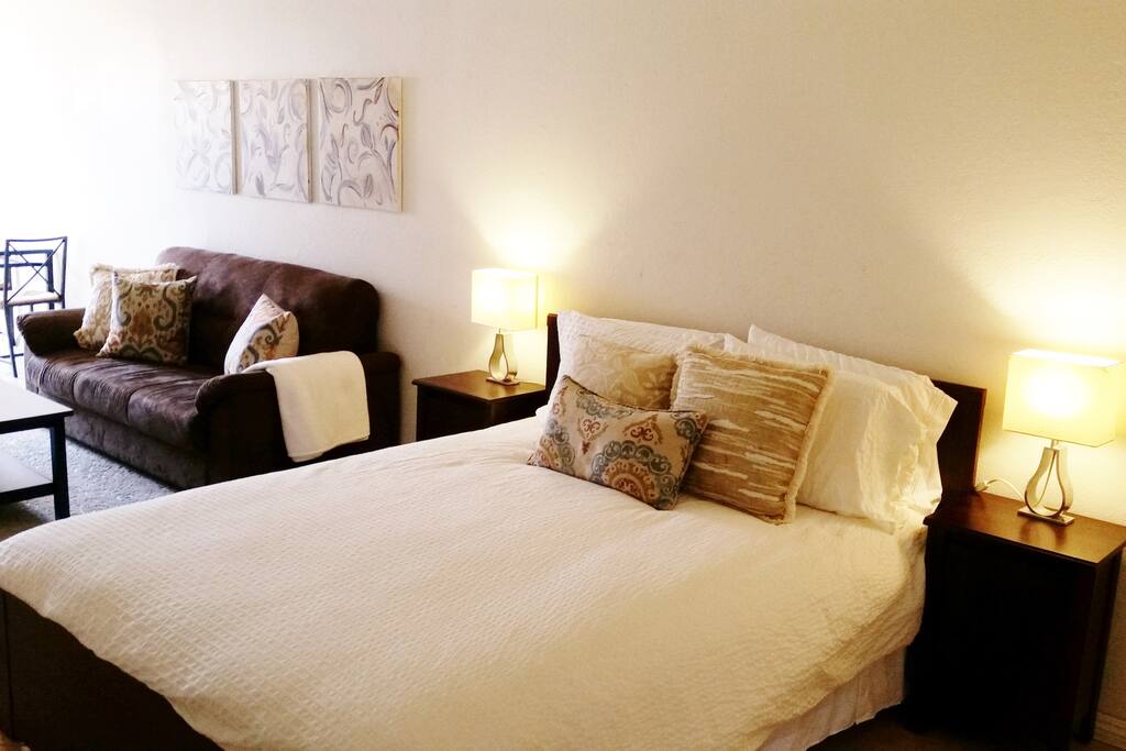 Studio layout, with a cozy setting
