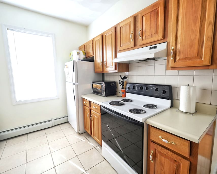 Large, bright kitchen