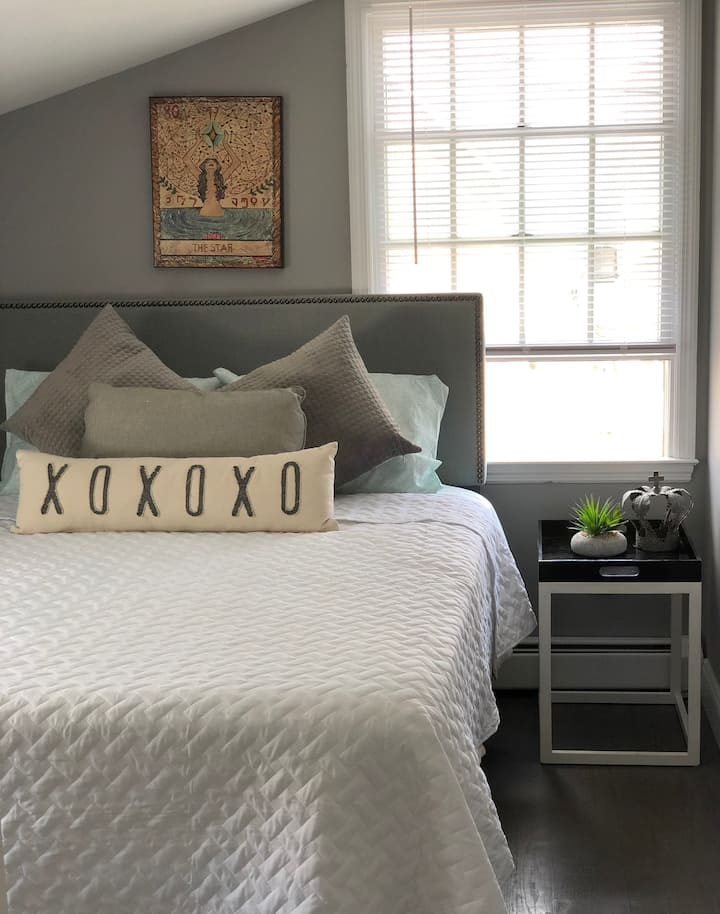 Bedroom 2 - Queen Bed & Ocean Views