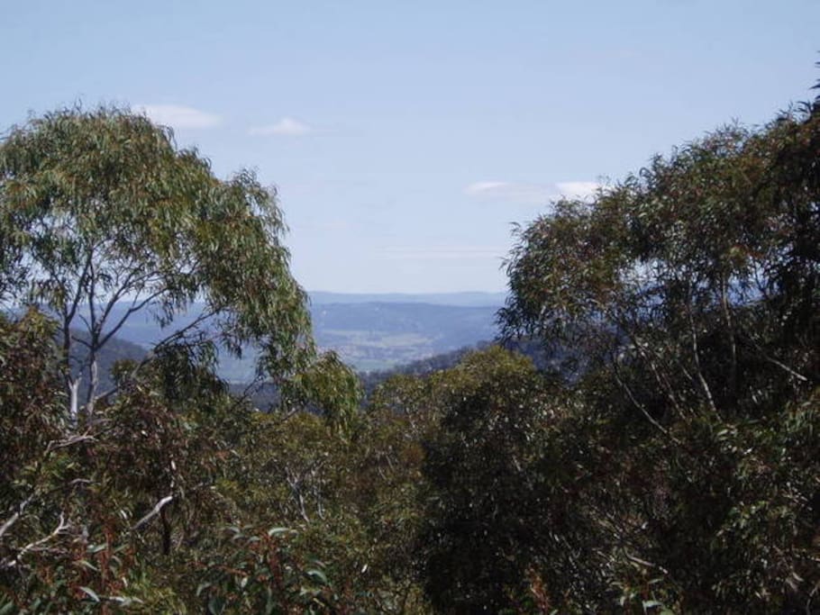 ... with views across the Kanimbla valley