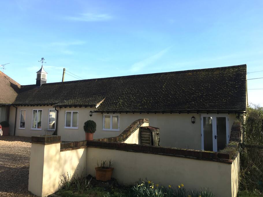 The Annexe has its own entrance pictured here to the right.