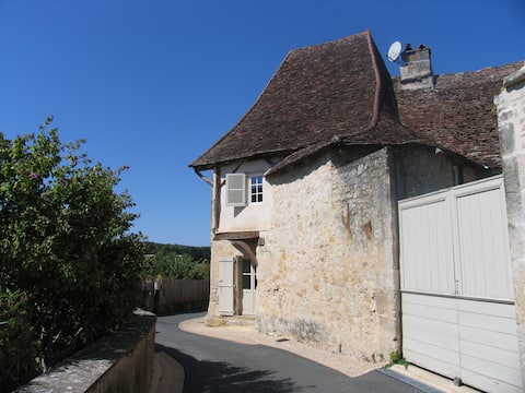 17thC house with pool, close to Lascaux