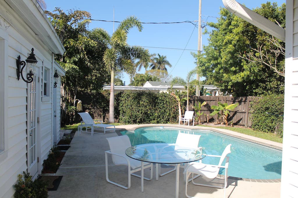 exclusive Dining outside on pool edge , access to BBQ