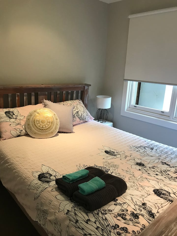 საძინებელი 1