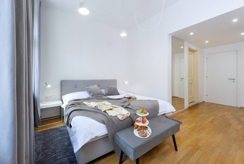 Deluxe spacious studio with king size bed and private bathroom