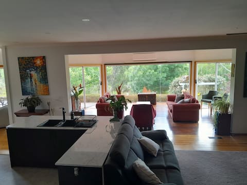 Gateway to the Macedon Rangers. Chill or explore