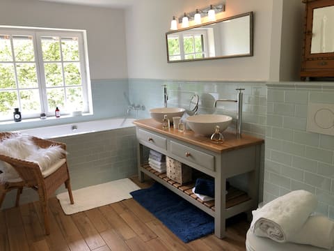 Amazing Family Cottage