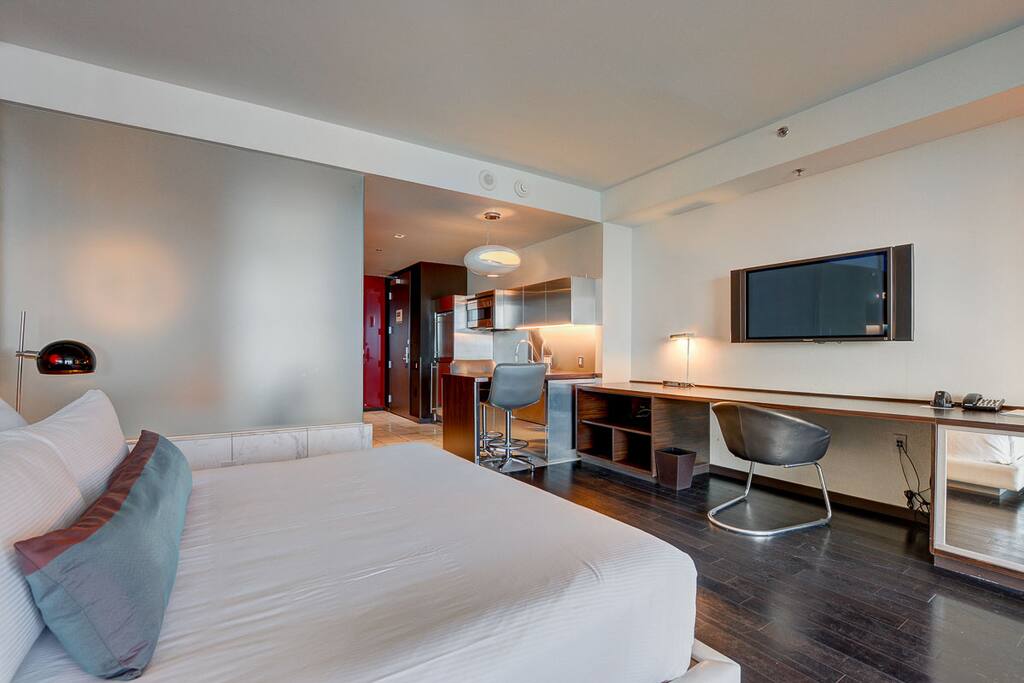 Innovative Room Concept for Business or Pleasure