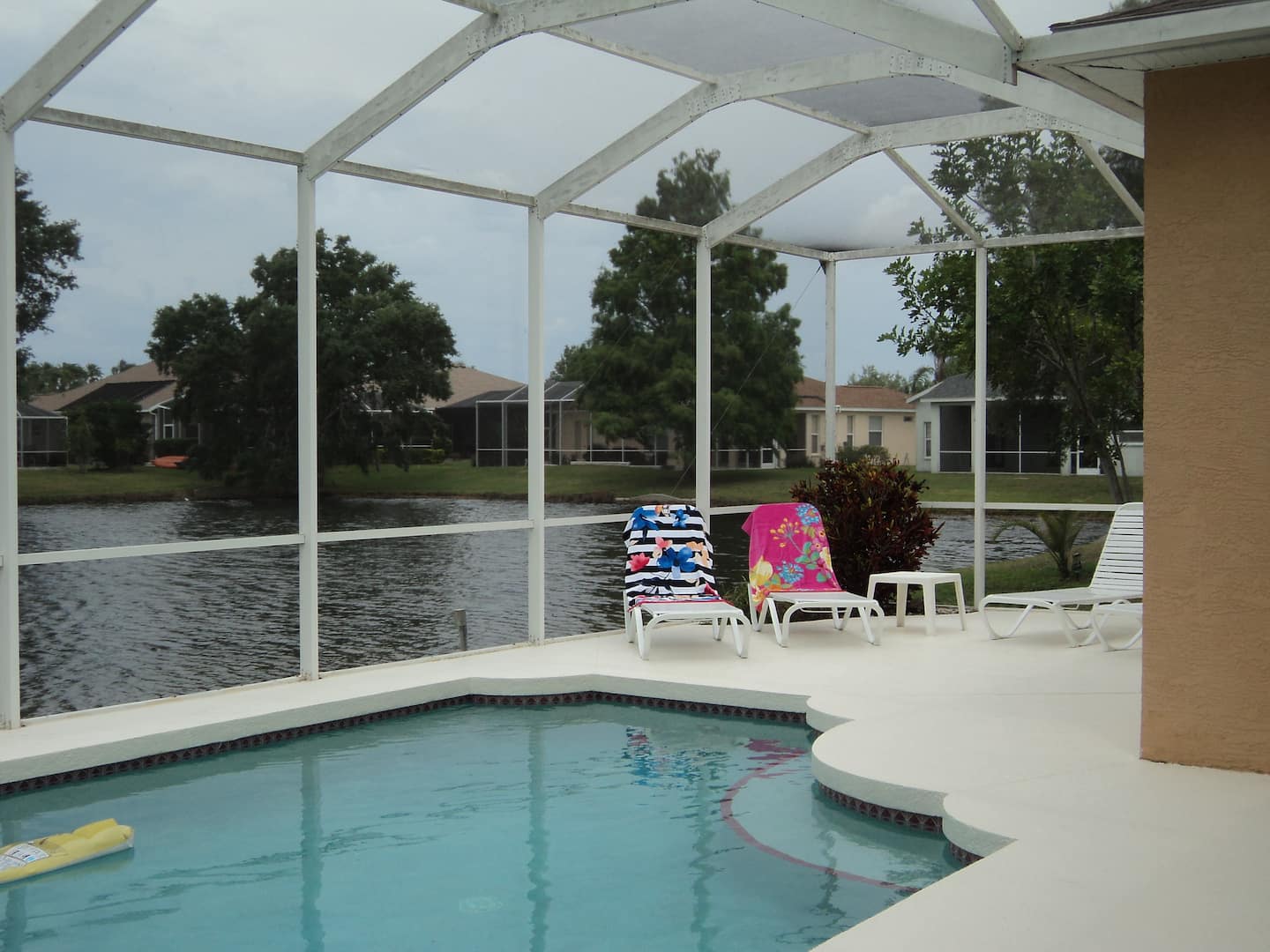 Emerald Retreat, Tranquil Bradenton Villa