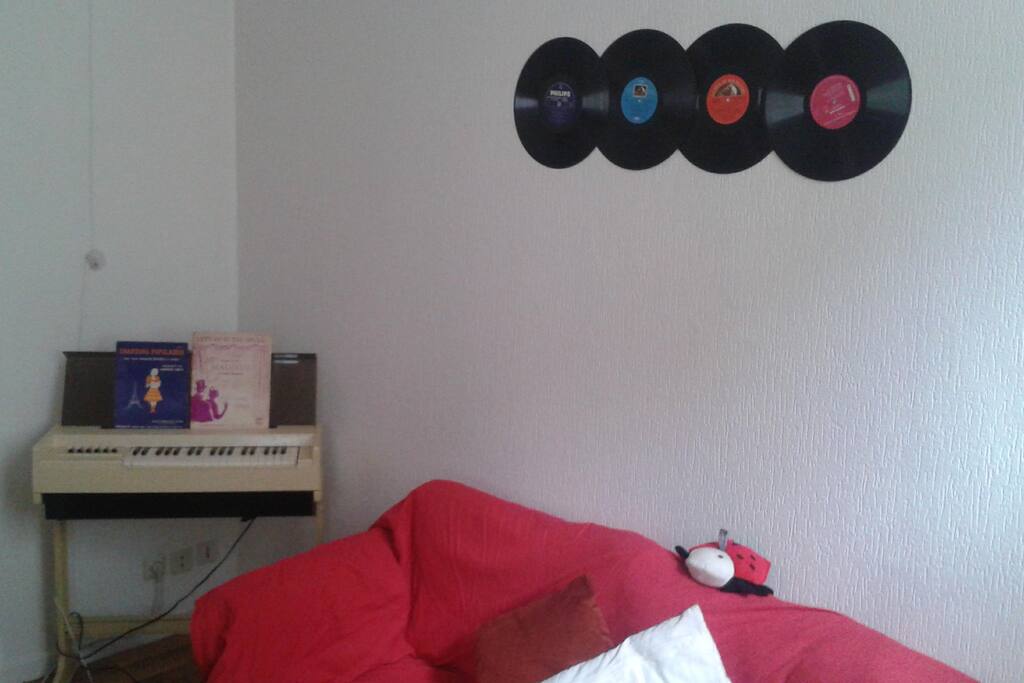 Let's the music play on !