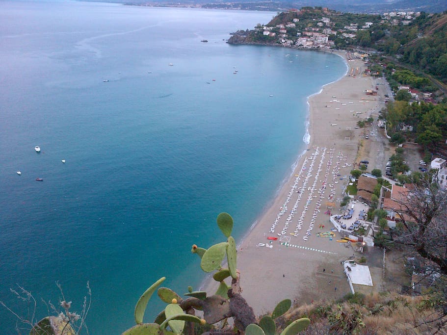 Baia di Caminia fotografata dalla vecchia panoramica Ss 106