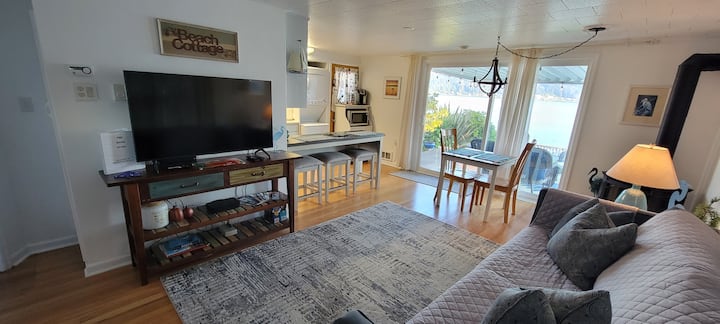 Point Herron Cottage And Retro Camper - Port Orchard, WA