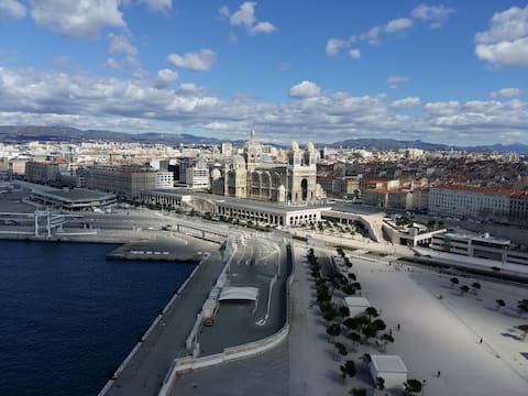 Chambre au cœur du Panier