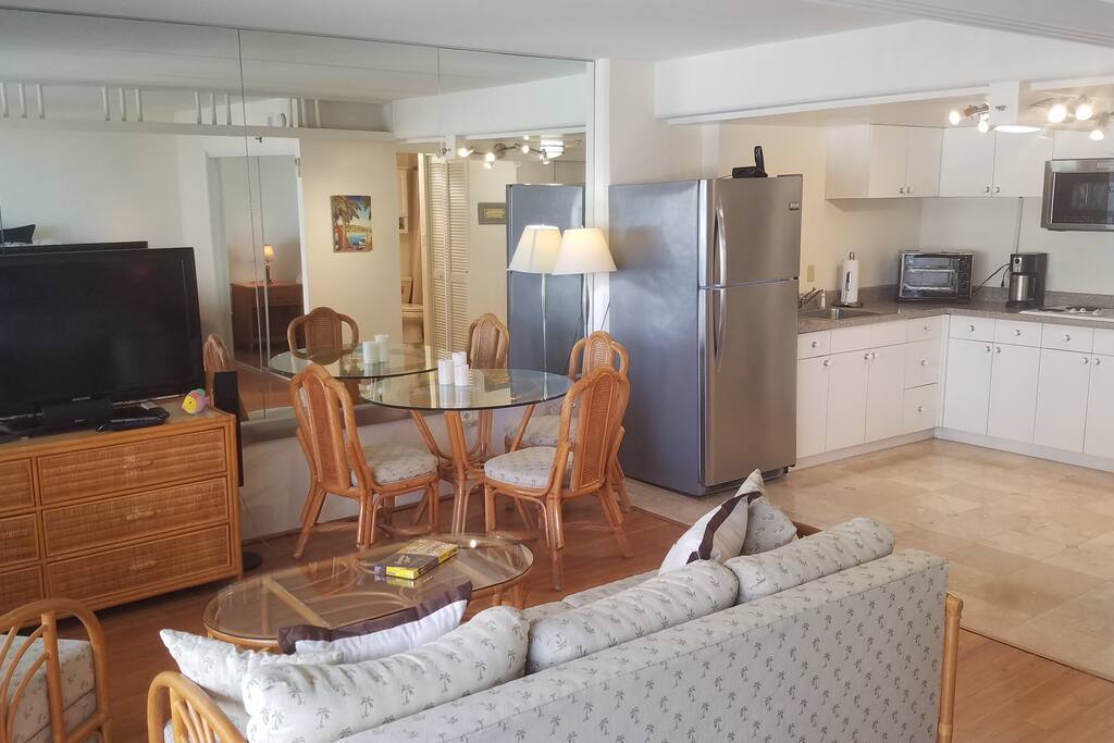 Full Kitchen, dining table and living room