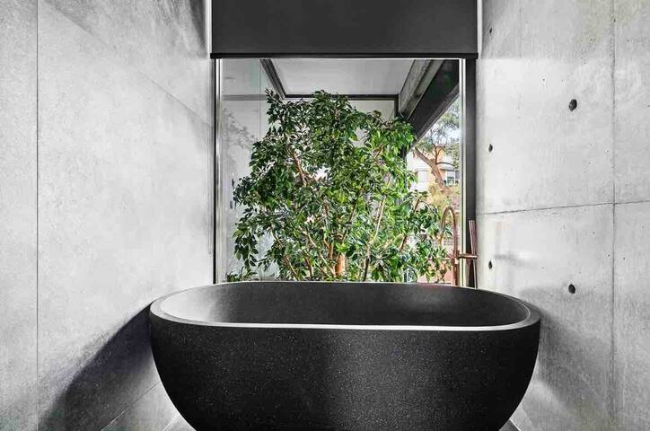 Bondi Beach Arc Masterpiece Home gallery image 2