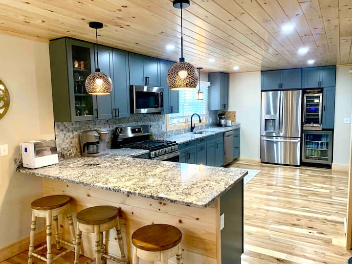 STAY East Burke ~ 1800s Renovated Cape